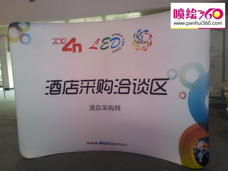 【深圳展示架】快幕秀展架的特征及優(yōu)勢