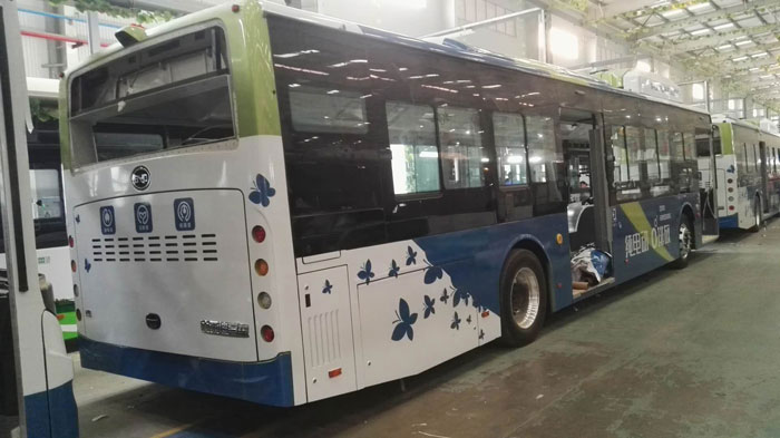 制作公交車車身廣告的尺寸是多少