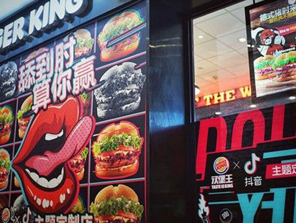 企業(yè)宣傳展板制作有沒有什么小技巧?要注意哪些事項(xiàng)呢?