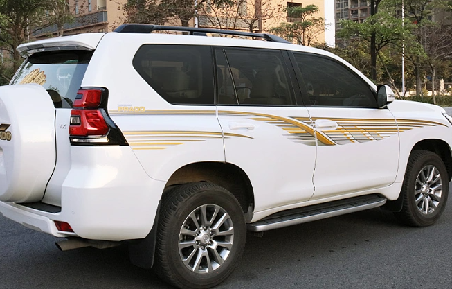 車身彩條貼膜的方法