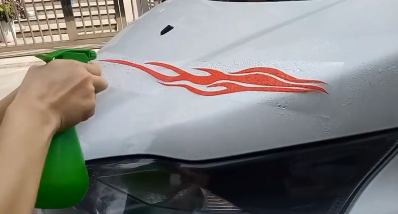 車貼的安裝方法、流程及注意事項的濕貼法
