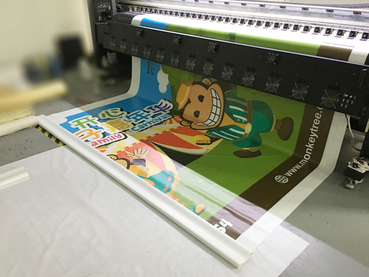 香港蒙奇千里培訓(xùn)機(jī)構(gòu)店面整體噴繪廣告制作 定制門面噴繪展示宣傳廣告