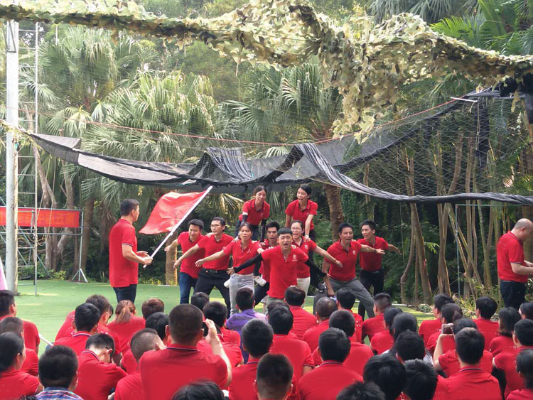 牛商爭(zhēng)霸賽中段表彰大會(huì),噴繪360公司獲得銅牛獎(jiǎng)
